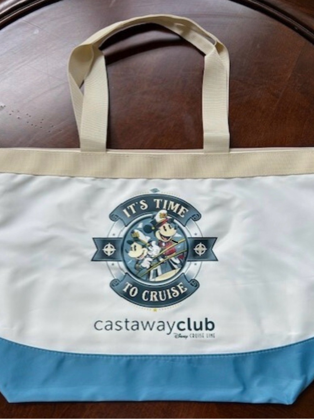 NWOT Beautiful & Stylish Castaway Cay Cruise Tote in Cream and Blue with Mickey